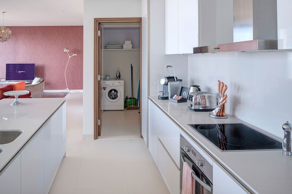 Dream Inn Dubai - City Walk Deluxe Apartment, 4 Bedrooms, City View 15