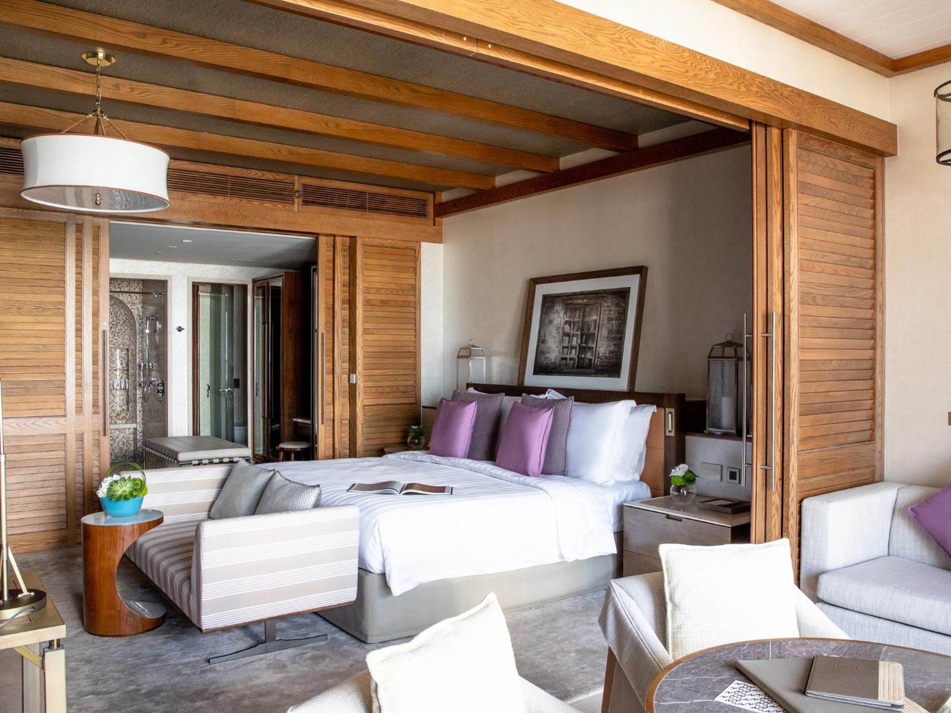 Ocean View Club Superior - with club benefits and beach access & Wild Wadi Waterpark Access