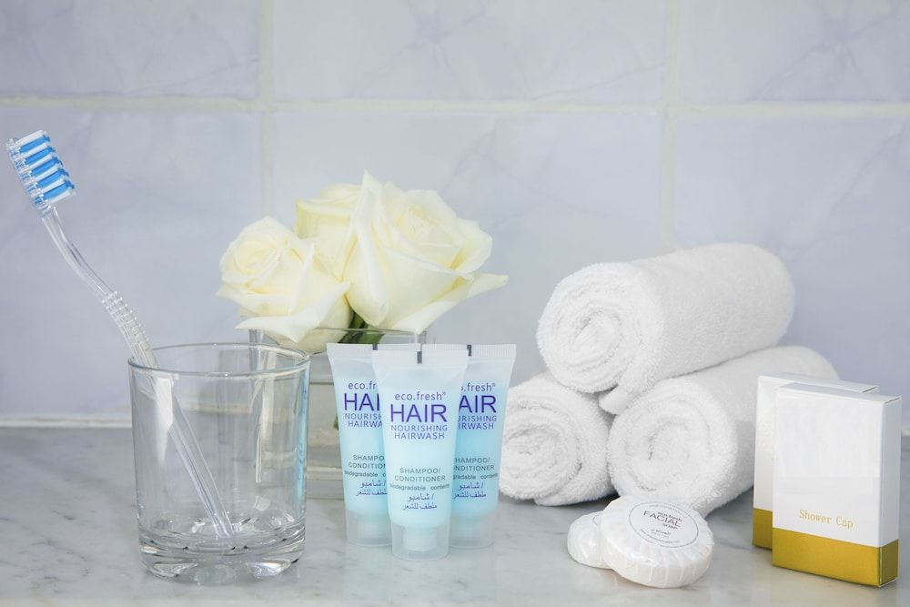 Gateway Hotel Deluxe Twin Room 6