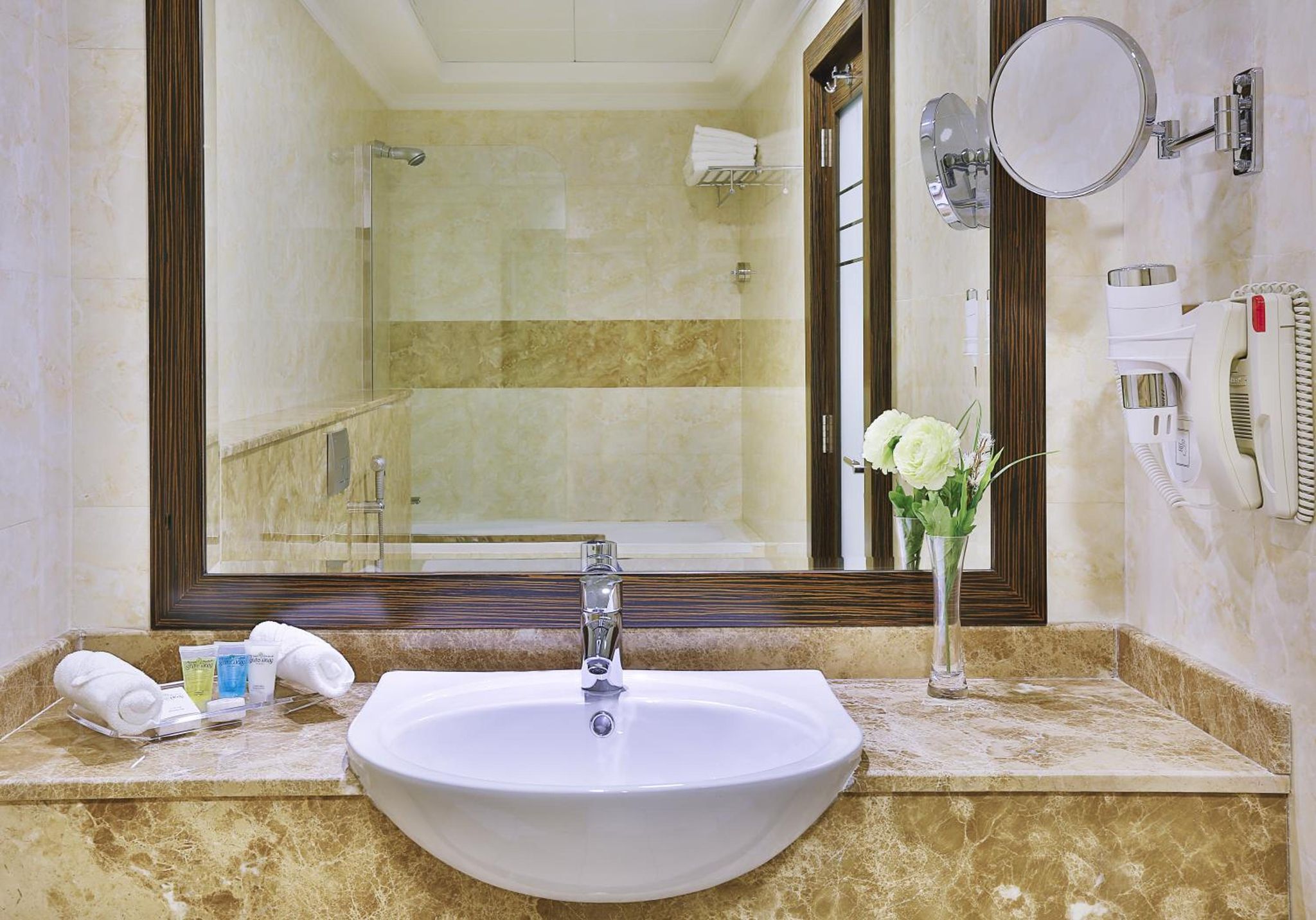 undefined Gateway Hotel 10