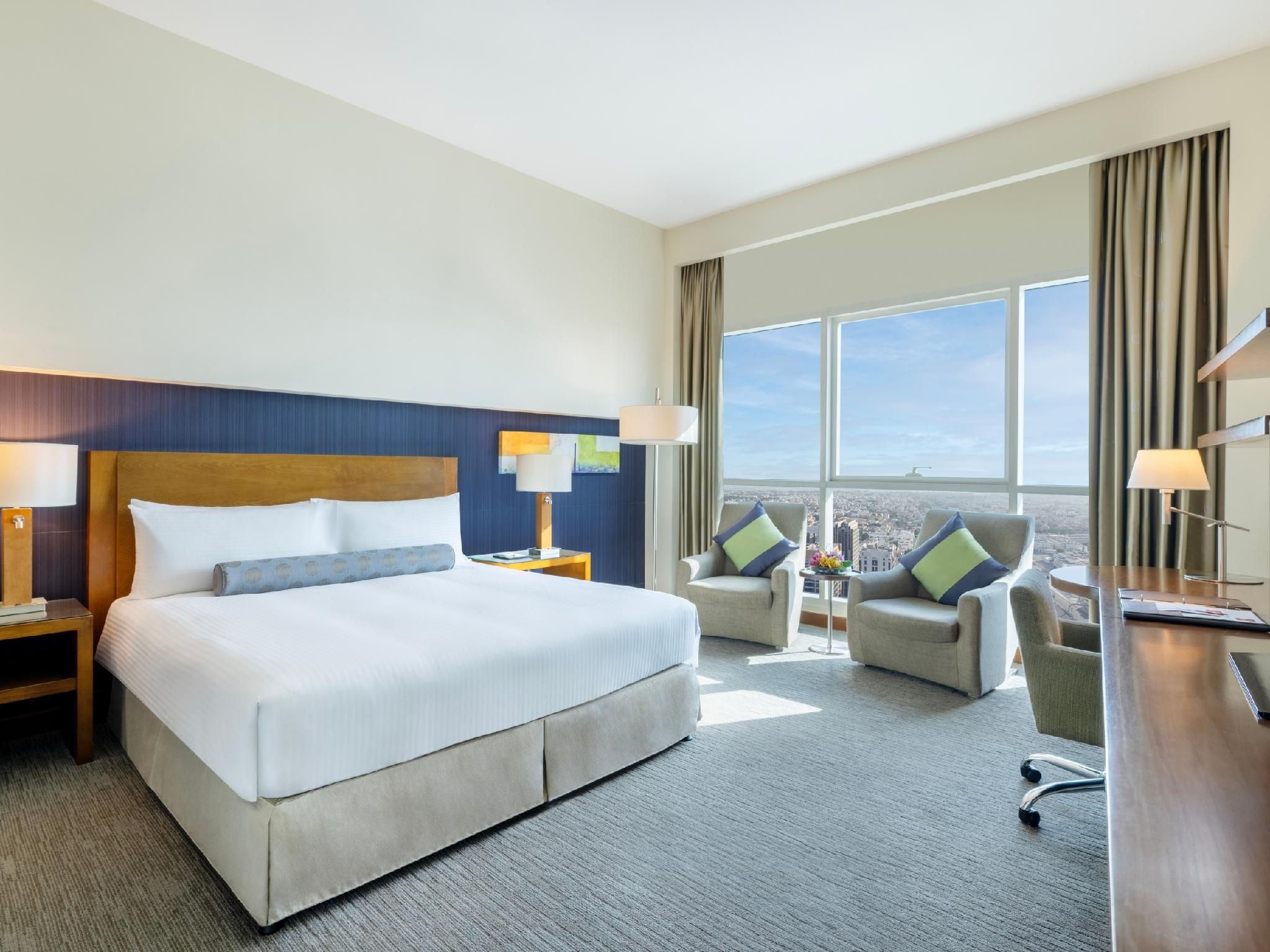 Grand Millennium Al Wahda Superior Room King