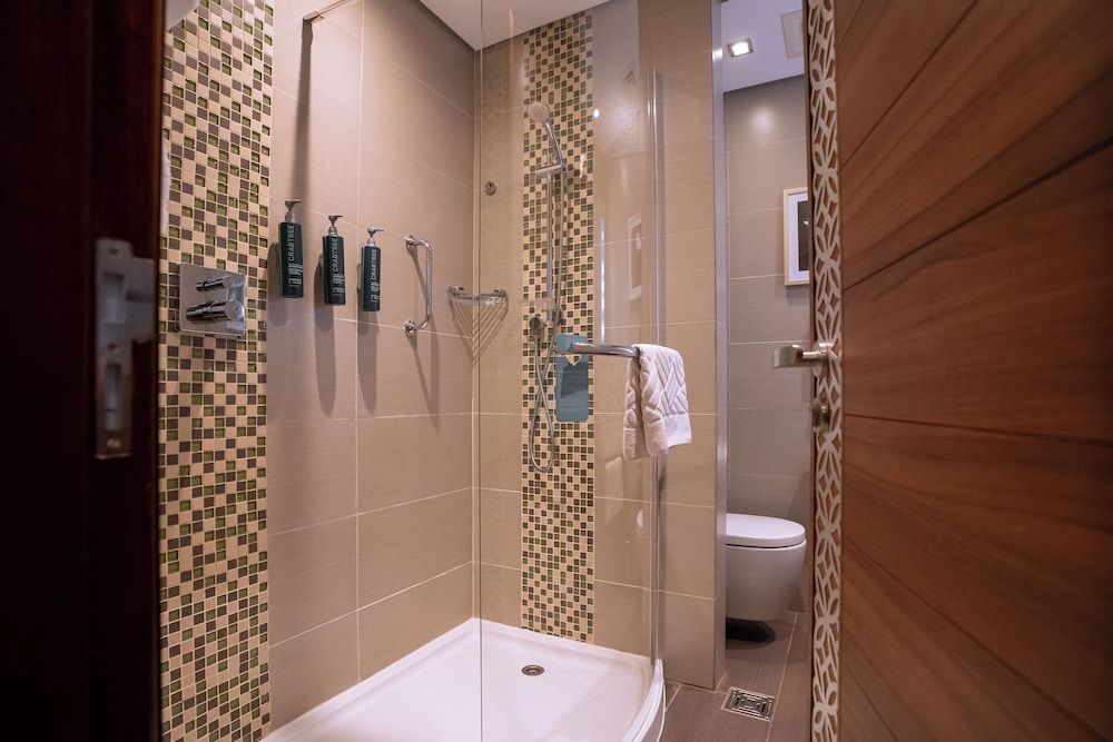 Hilton Garden Inn Dubai Deira Room, 1 King Bed 5