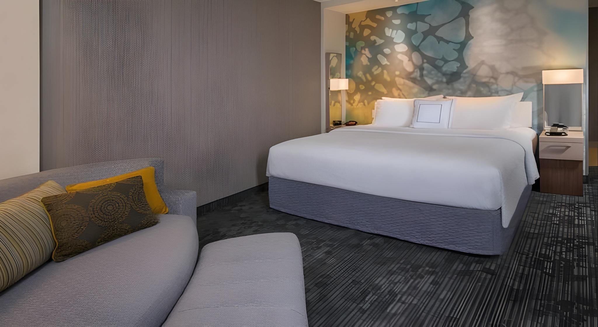 undefined Rove Downtown 4