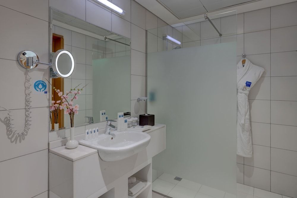 undefined TRYP by Wyndham Abu Dhabi City Centre 6