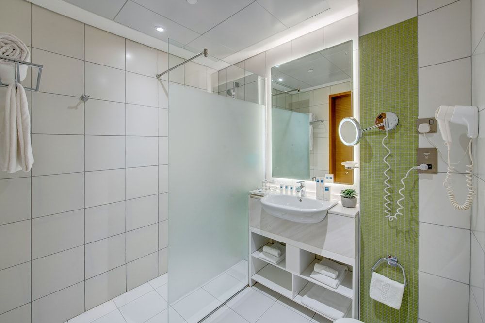 undefined TRYP by Wyndham Abu Dhabi City Centre 4