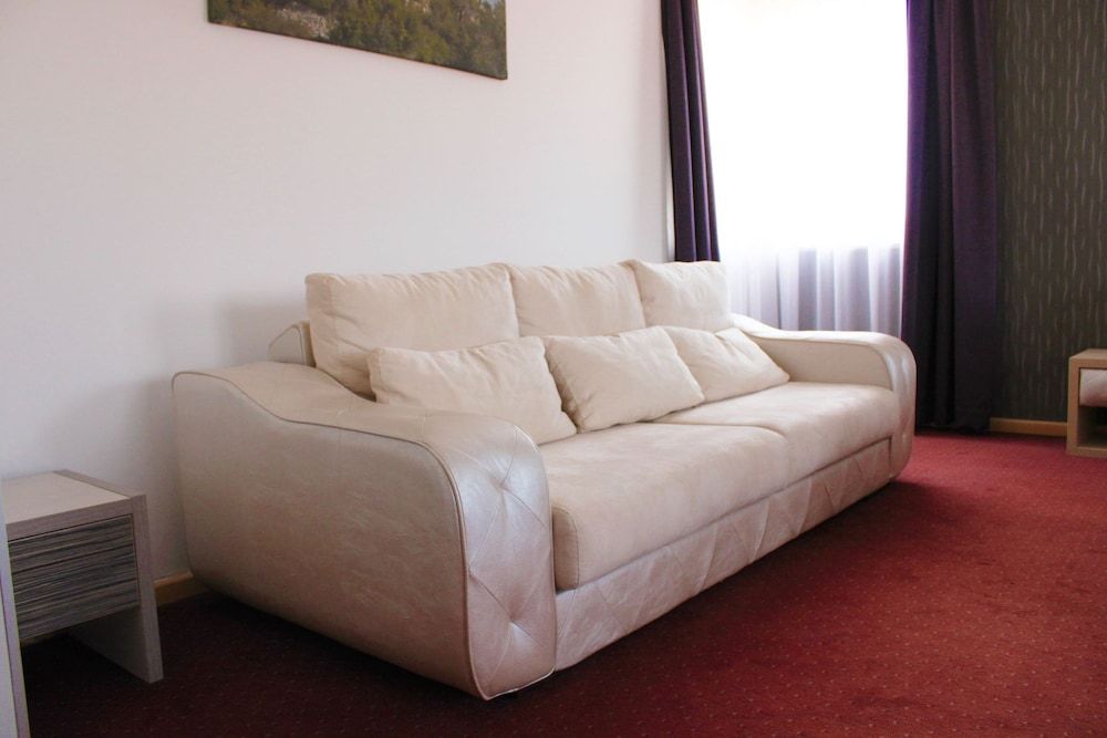 Hotel Brotnjo Deluxe Double Room, Multiple Beds, Balcony, City View 9