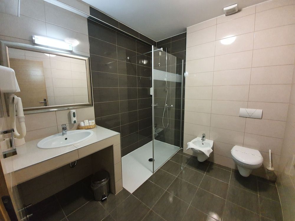 Hotel Brotnjo Superior Double or Twin Room, City View 5