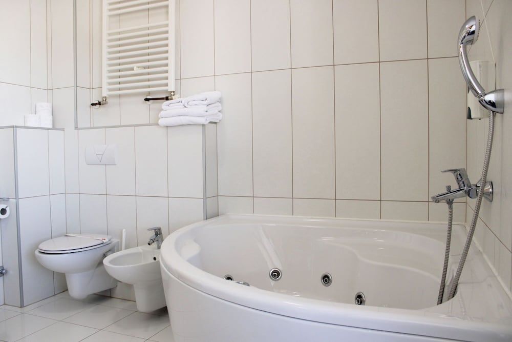 Hotel Brotnjo Deluxe Double Room, Multiple Beds, Balcony, City View 7