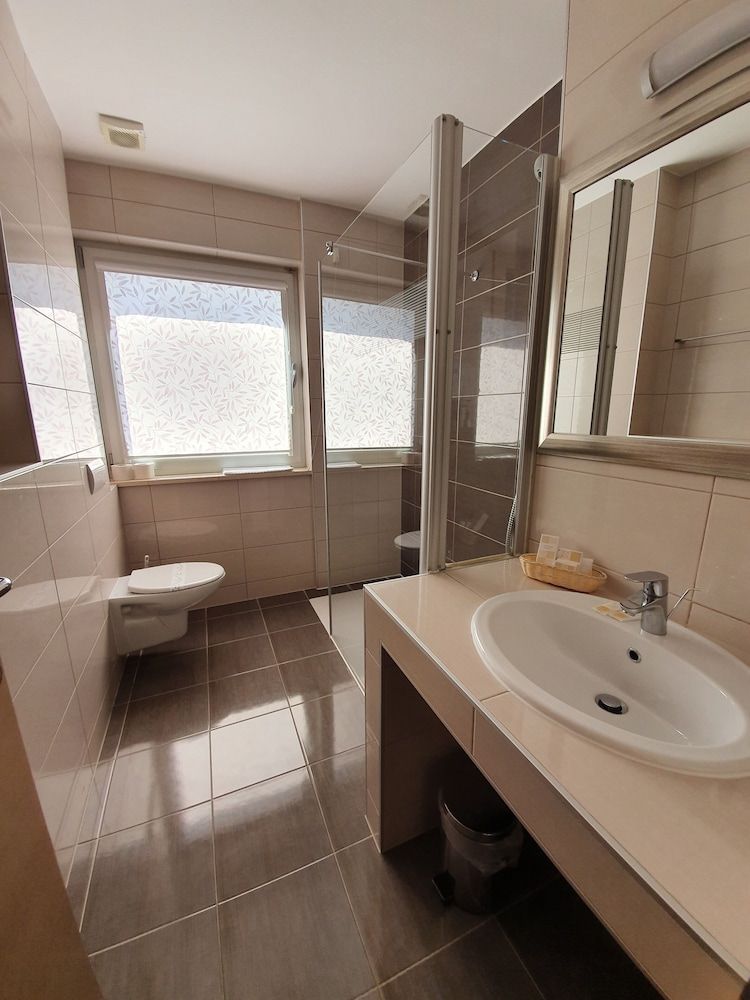 Hotel Brotnjo Superior Double or Twin Room, City View 6