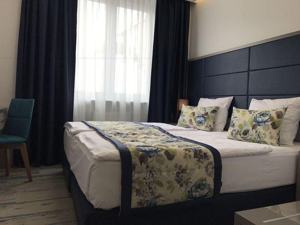 Hotel Old Town Comfort Double Room, City View 8