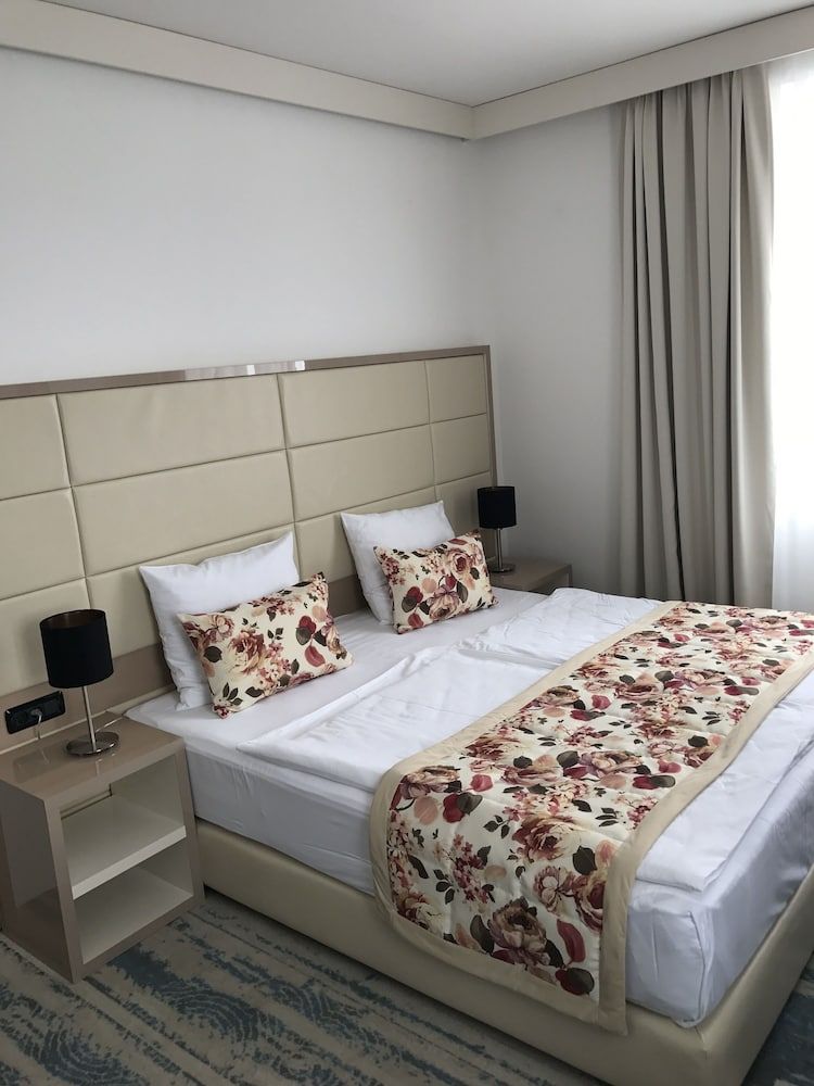 Hotel Old Town Comfort Double Room, City View 3