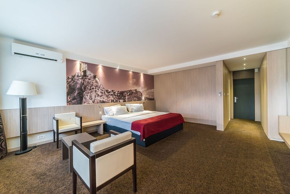 City Hotel Mostar Deluxe Suite, 1 King Bed, Accessible, Non Smoking 7