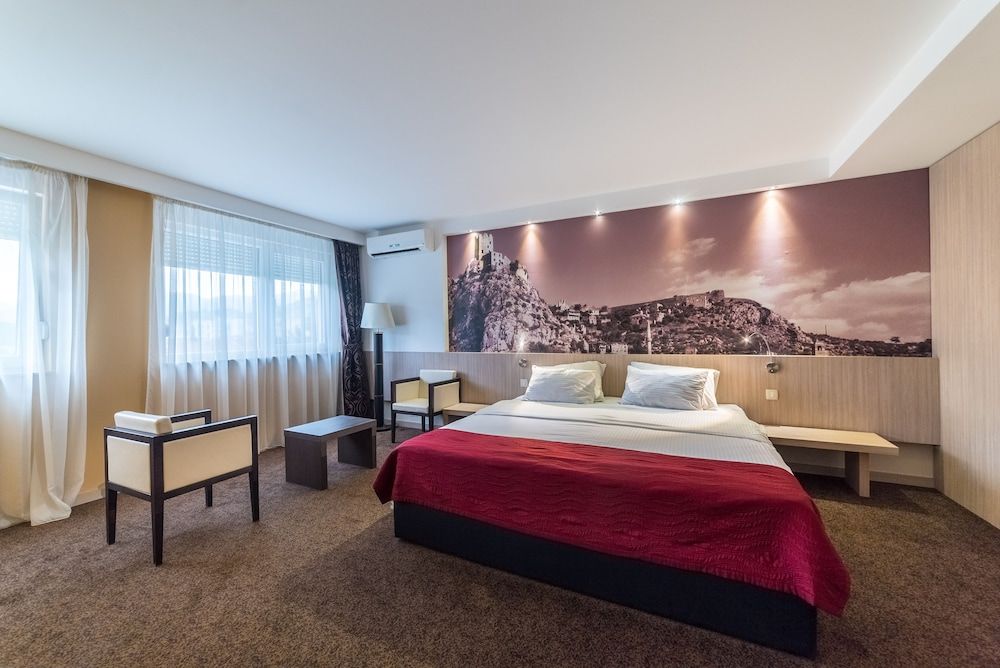 City Hotel Mostar Deluxe Suite, 1 King Bed, Accessible, Non Smoking 6