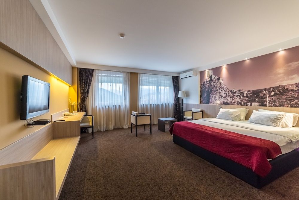 City Hotel Mostar Deluxe Suite, 1 King Bed, Accessible, Non Smoking 8