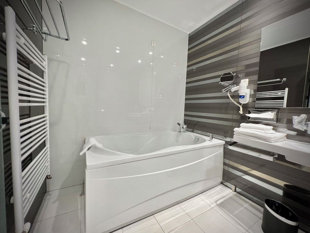 Hotel Mepas Superior Double Room 10