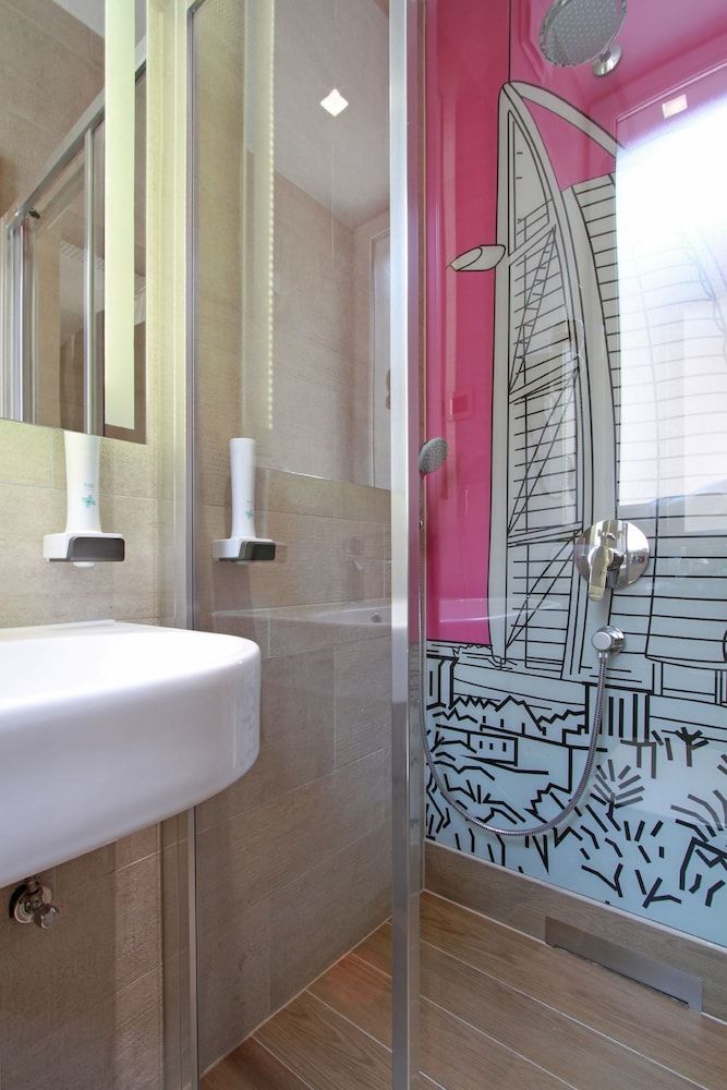 Hotel Cosmopolit Standard Single Room 7