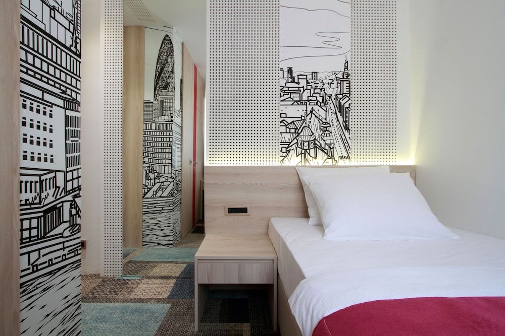 Hotel Cosmopolit Economy Double Room 3