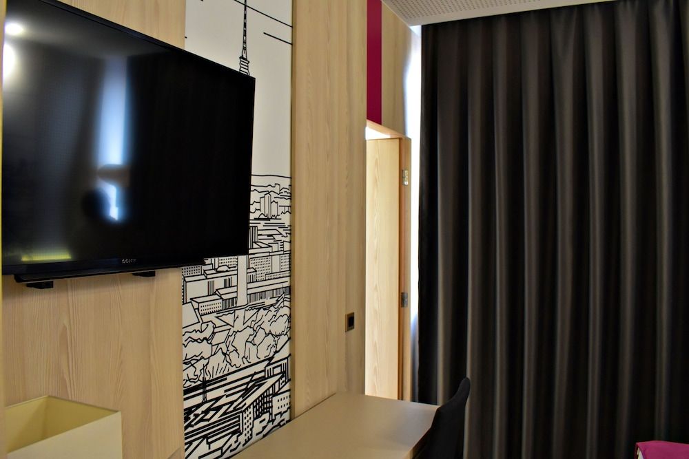 Hotel Cosmopolit Standard Double or Twin Room, City View 17