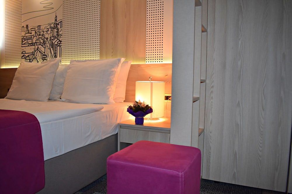 Hotel Cosmopolit Standard Double or Twin Room, City View 13