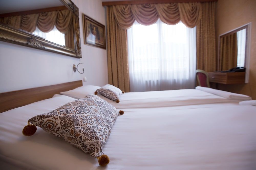 Hotel Herc Double Room 5