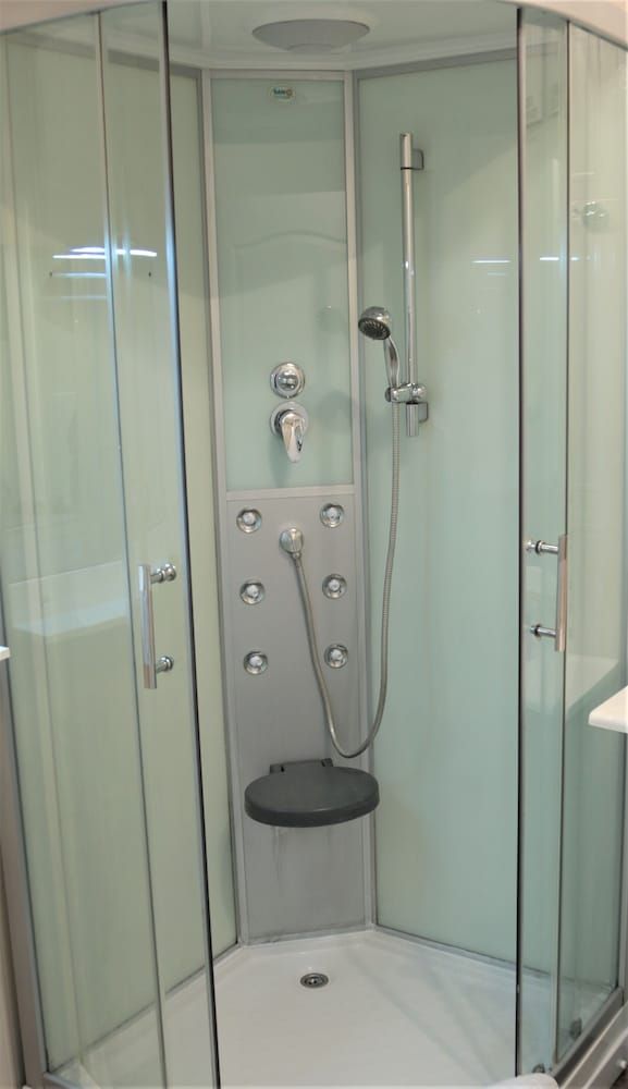 Hotel Herc Deluxe Double or Twin Room 10