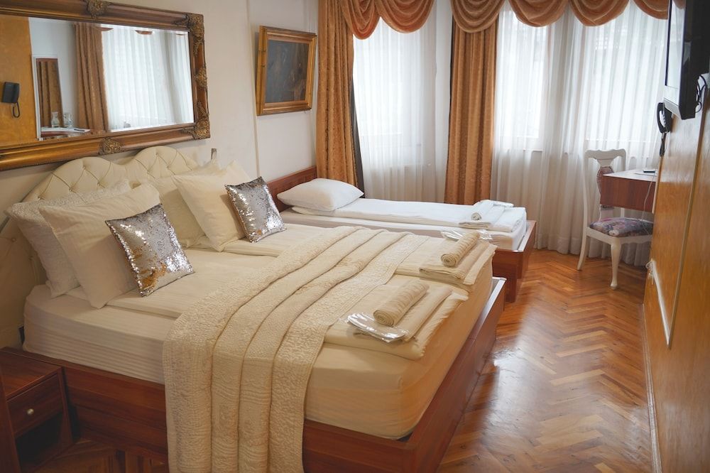 Hotel Herc Deluxe Double or Twin Room 5