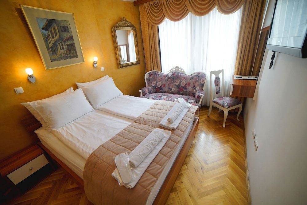 Hotel Herc Deluxe Double or Twin Room 3