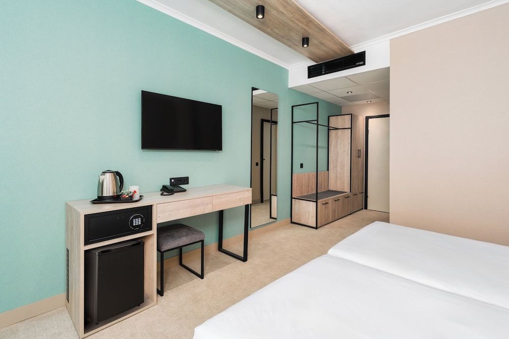 Deluxe Twin Room, City View