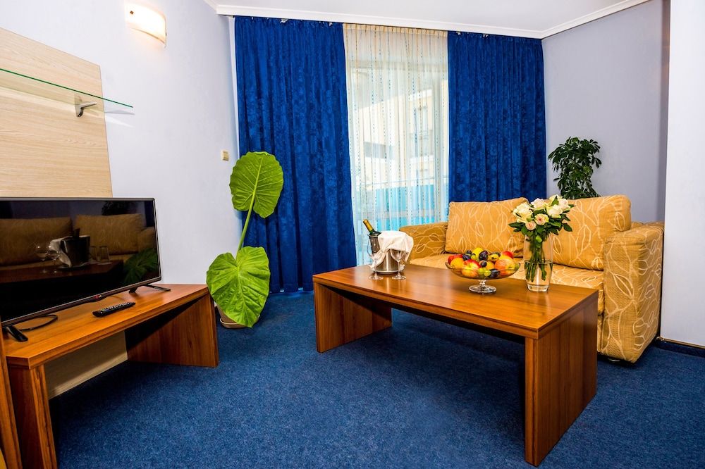 Aqua Hotel Burgas Studio Suite 8
