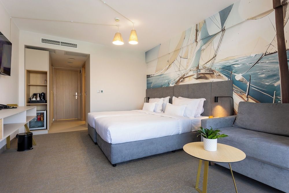 Standard Room, Balcony, City View