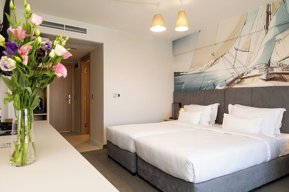 Standard Room, Balcony, City View