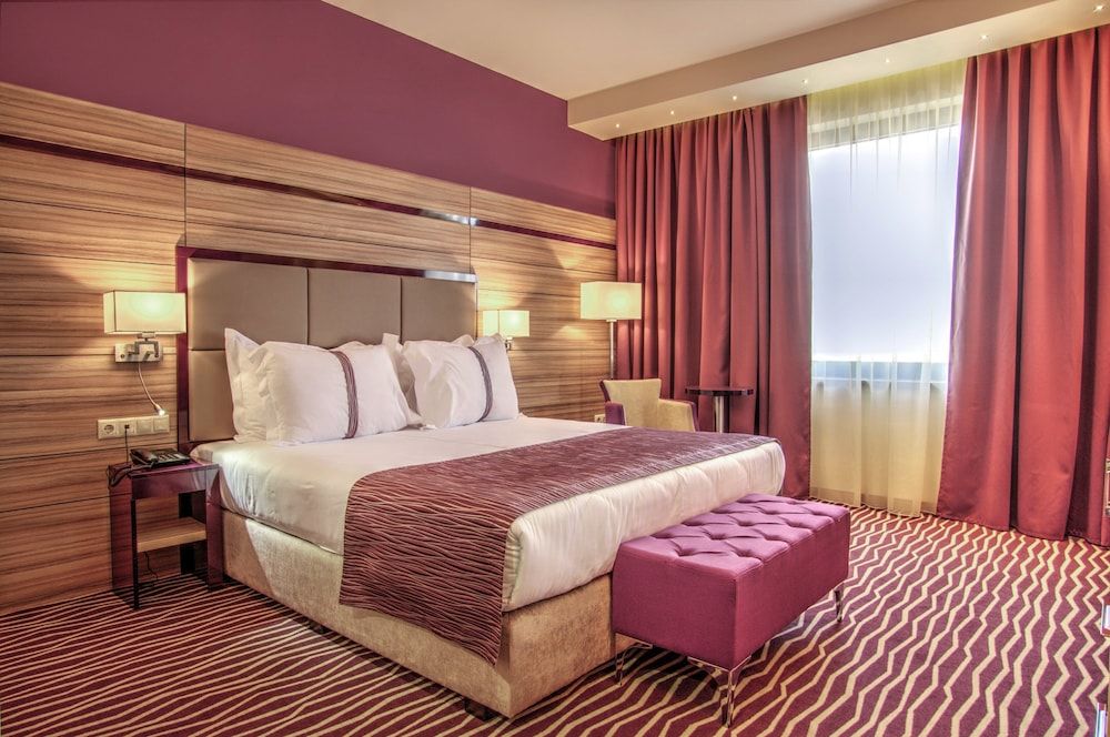 Standard Room, 1 King Bed