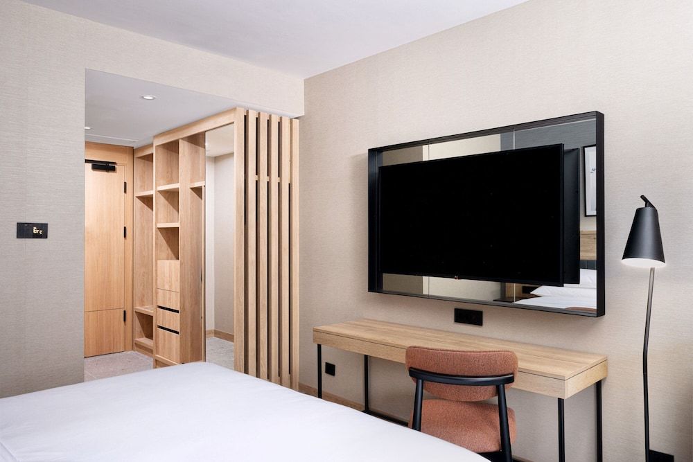 Four Points by Sheraton Bansko Standard Room, 1 King Bed with Sofa bed, Non Smoking 6