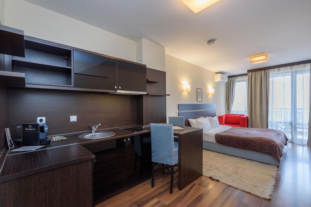 St. George Ski & Holiday Studio, Balcony (Free Mineral Pool, Saunas, Steam bath) 5