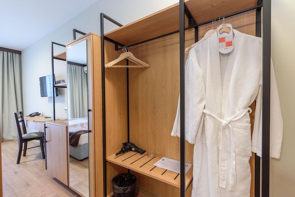 St. George Ski & Holiday Standard Double Room 5