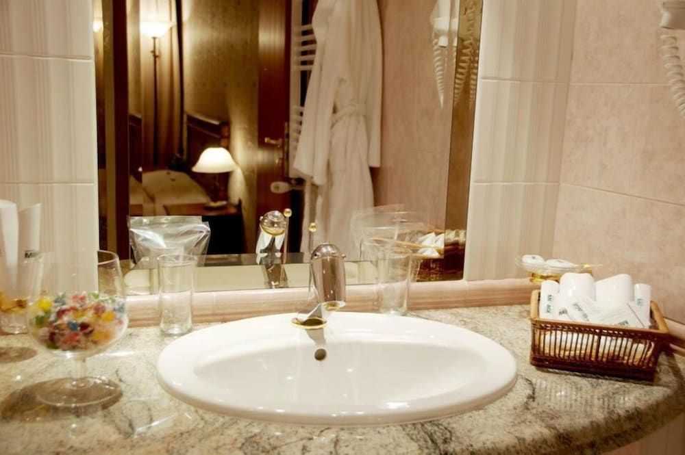 Hotel Mirage Standard Double or Twin Room, Sea View 5