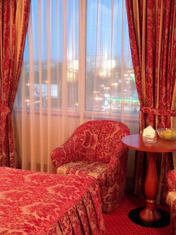 Hotel Mirage Deluxe Double Room, Sea View 4