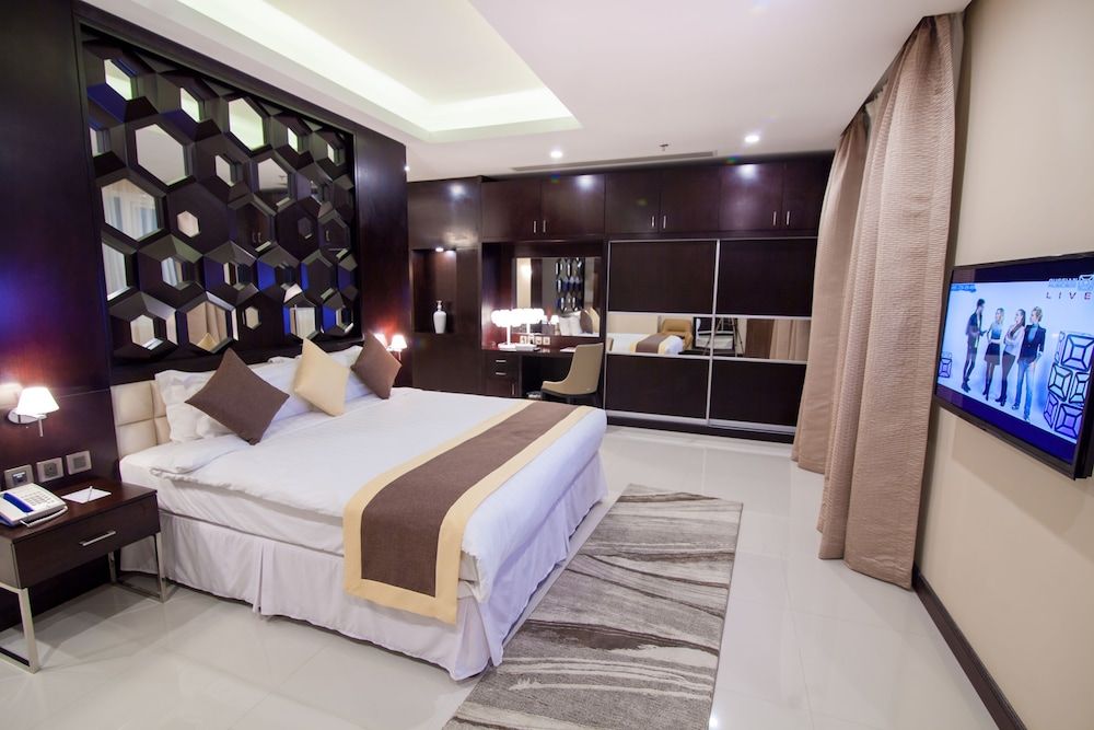 undefined Premier Hotel 8