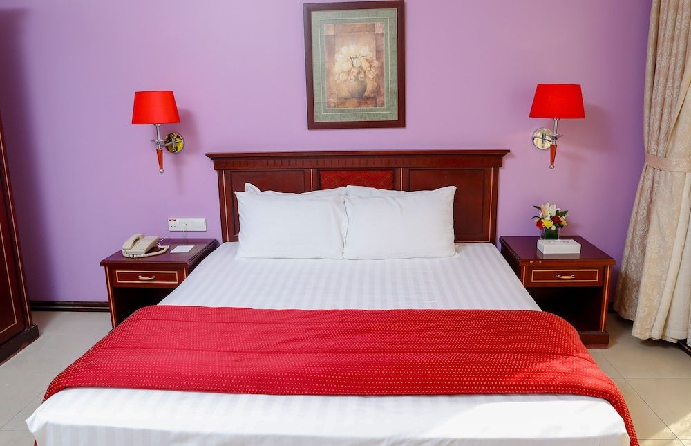 undefined Taj Plaza Hotel 4