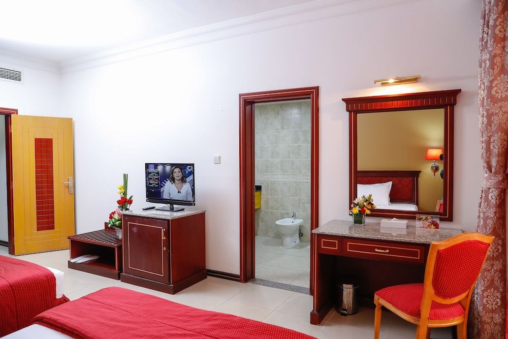 undefined Taj Plaza Hotel 2