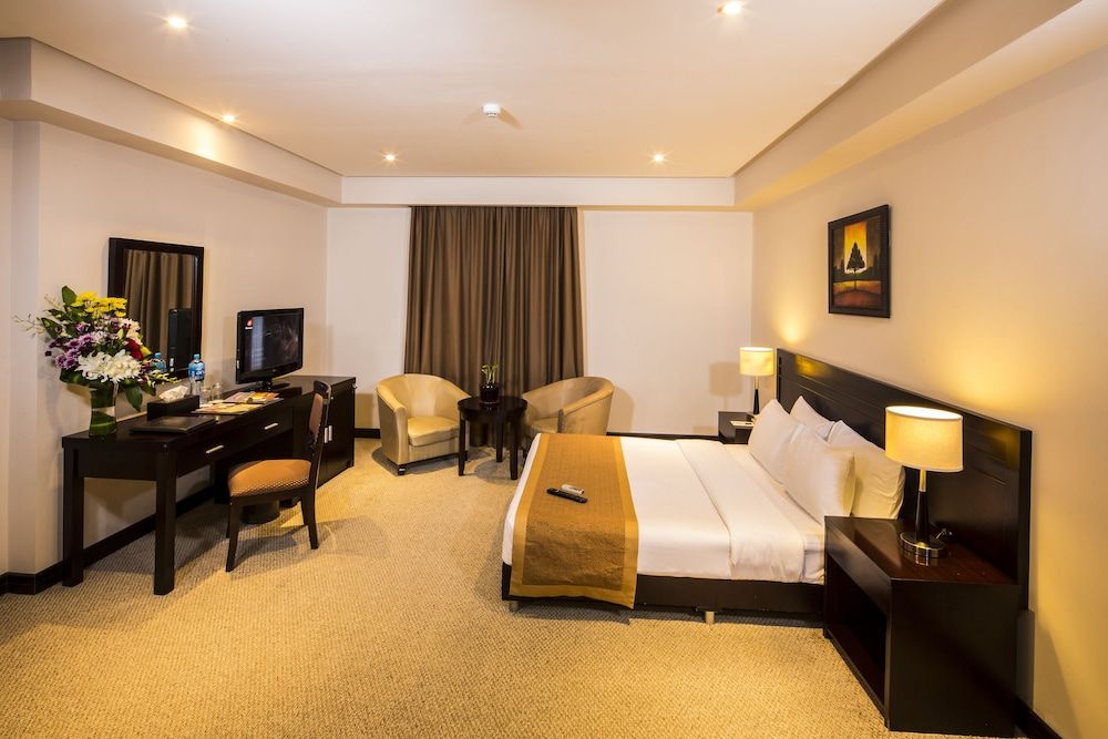 undefined Monroe Hotel & Suites 5