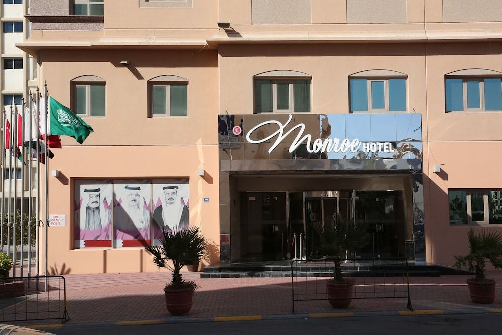 undefined Monroe Hotel & Suites 7