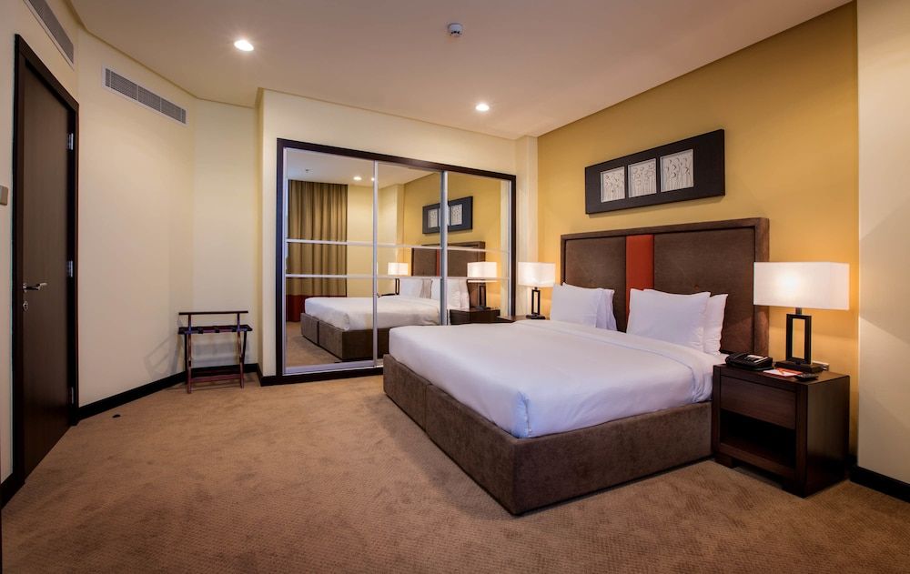 undefined Orange Suites Hotel 2