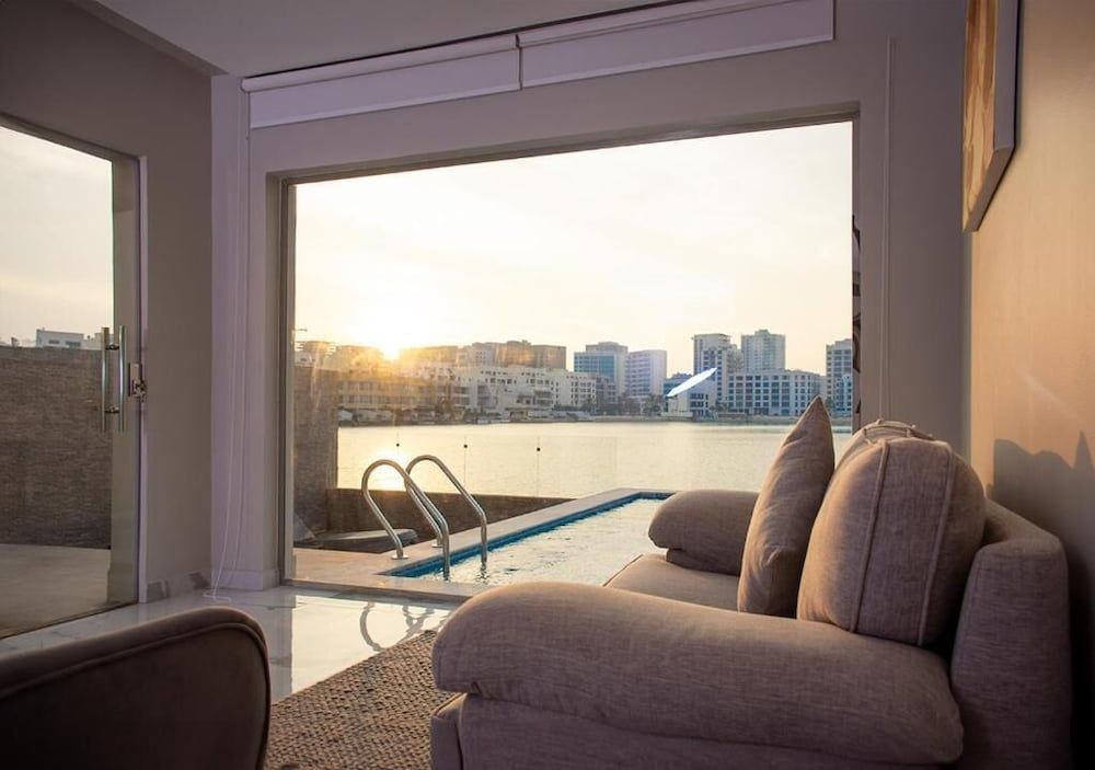 undefined Sealoft Villas 3