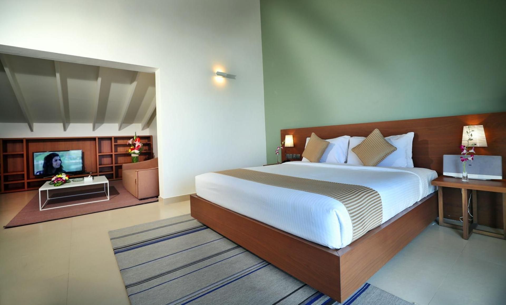 Luxury Three-Bedroom Chalet With Private Swimming Pool