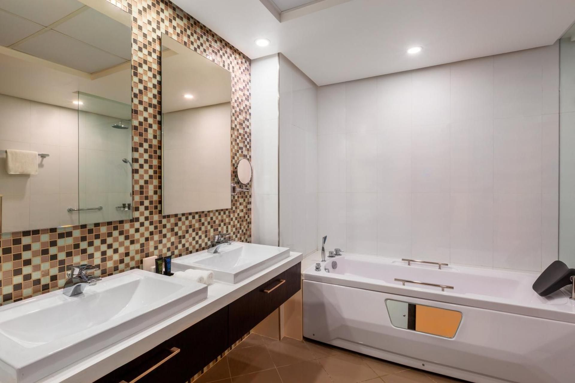 undefined Ramada Hotel & Suites by Wyndham Amwaj Islands Manama 10
