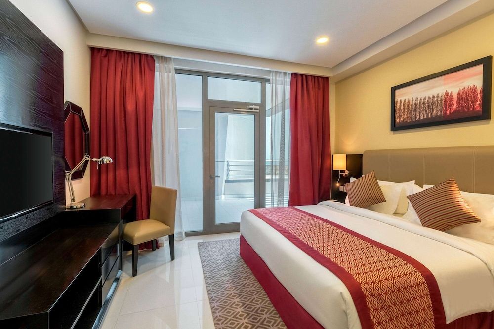 Ramada Hotel & Suites by Wyndham Amwaj Islands Manama Superior Room, 1 King Bed, Accessible, Non Smoking 2