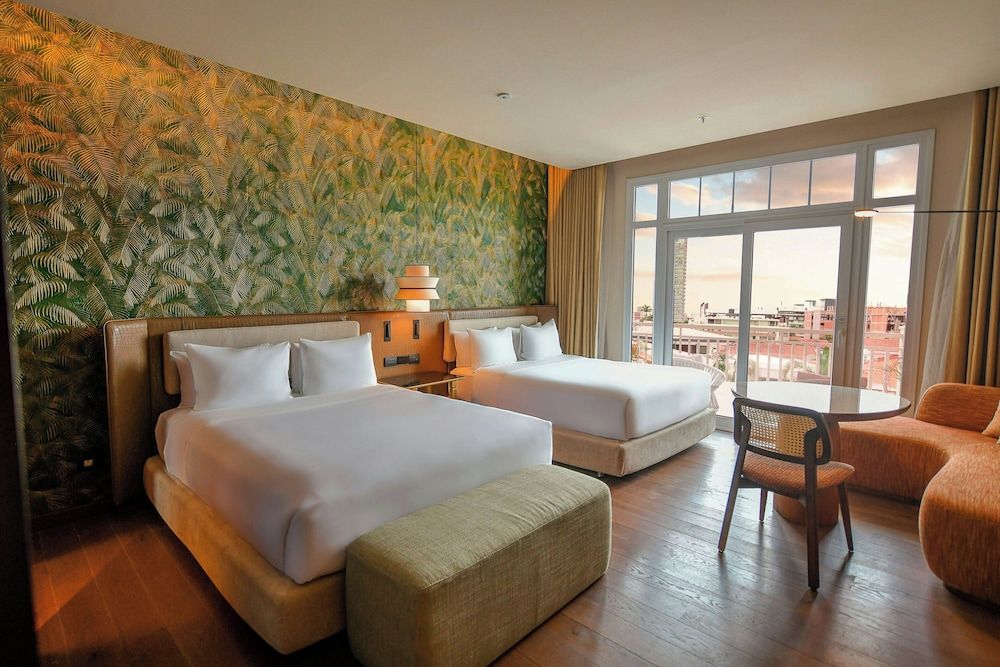 Club Room, 1 Double Bed, Pool View, Tower (Tower)
