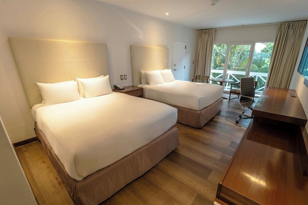 Executive Room, 2 Queen Beds, Balcony, Garden View