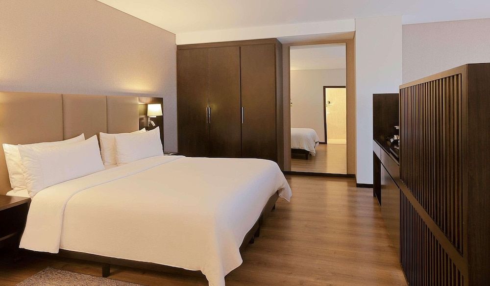 Premium Studio Suite, 1 King Bed, Non Smoking